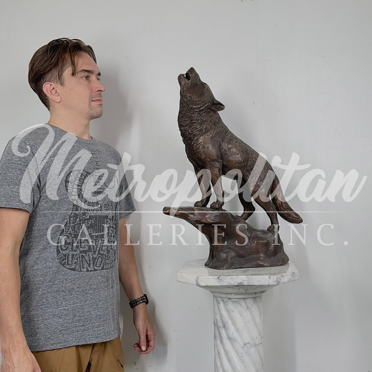 Howling Wolf Table-top Bronze Statue